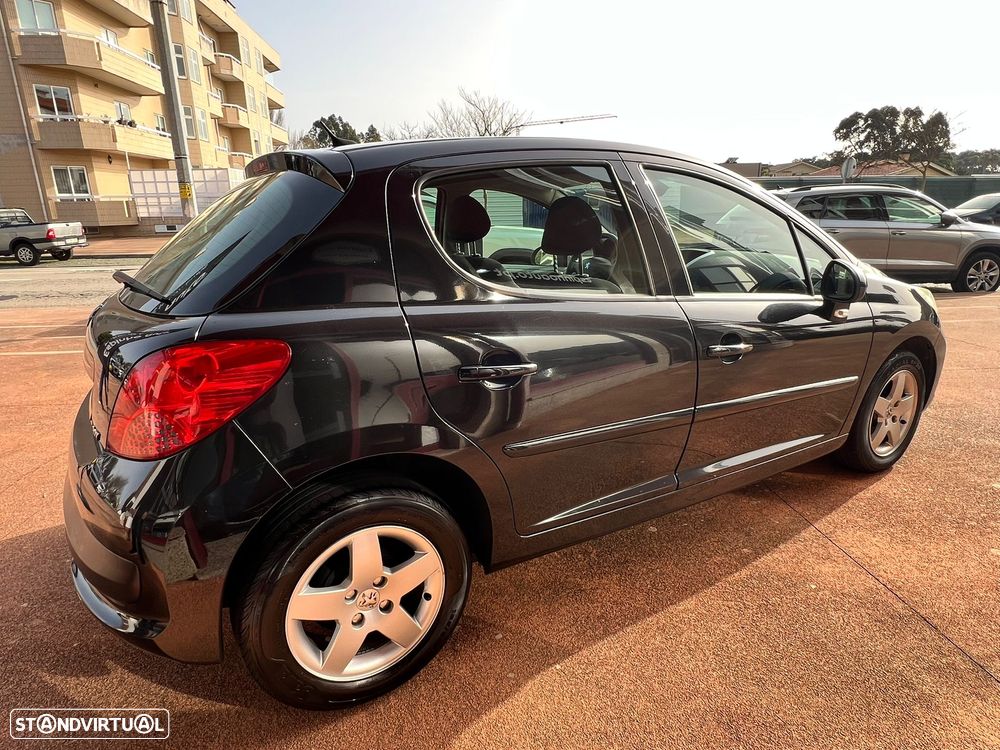 Peugeot 207 1.4 16V Sport - 12