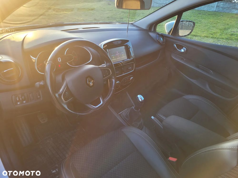 Renault Clio - 6