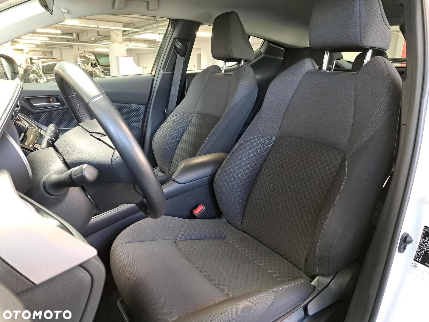 Toyota C-HR 1.8 Hybrid GPF Comfort - 28