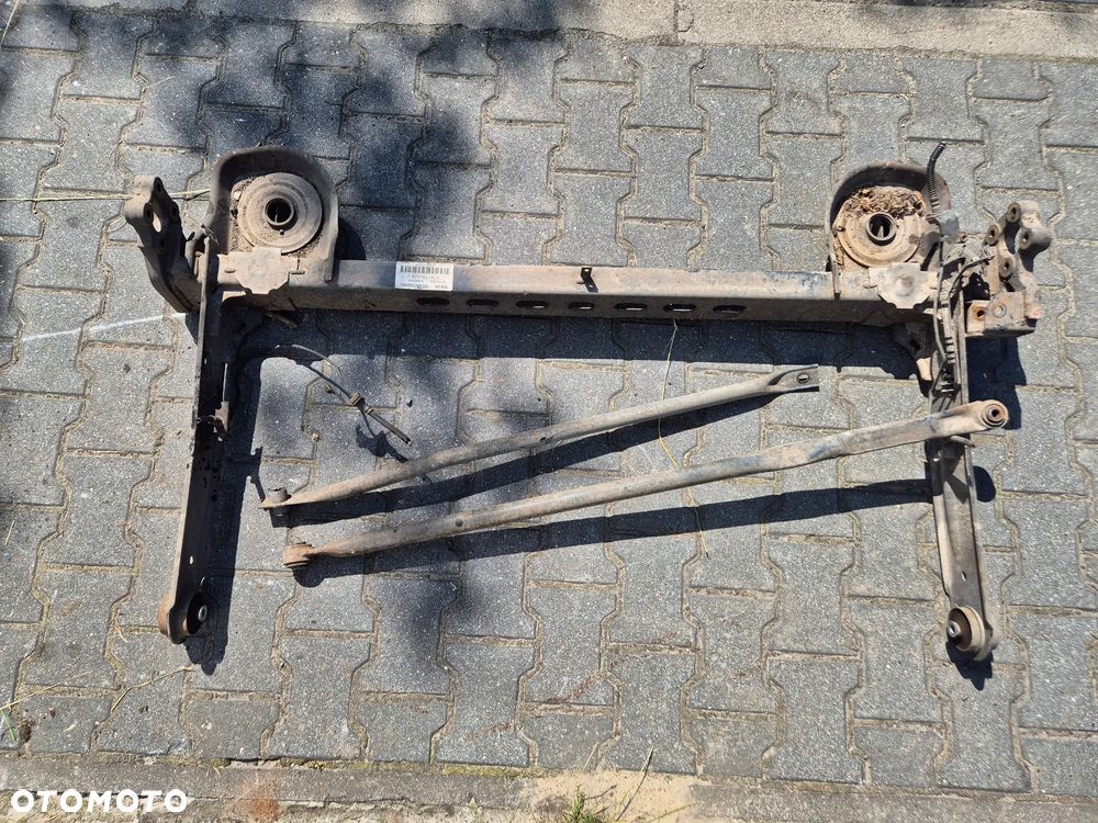 BELKA ZAWIESZENIA TYŁ TRAFIC VIVARO PRIMASTAR 01-14r.