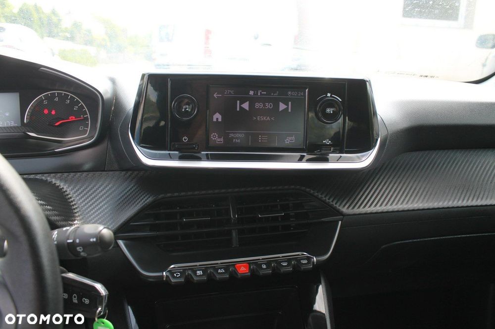 Peugeot 208 - 13