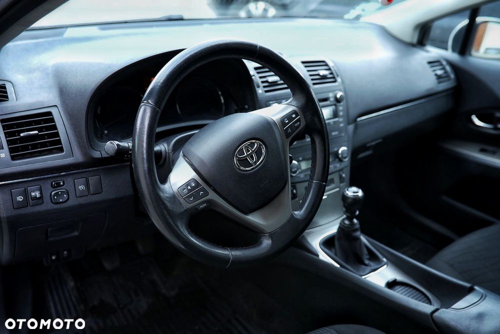 Toyota Avensis 2.0 D-4D - 7
