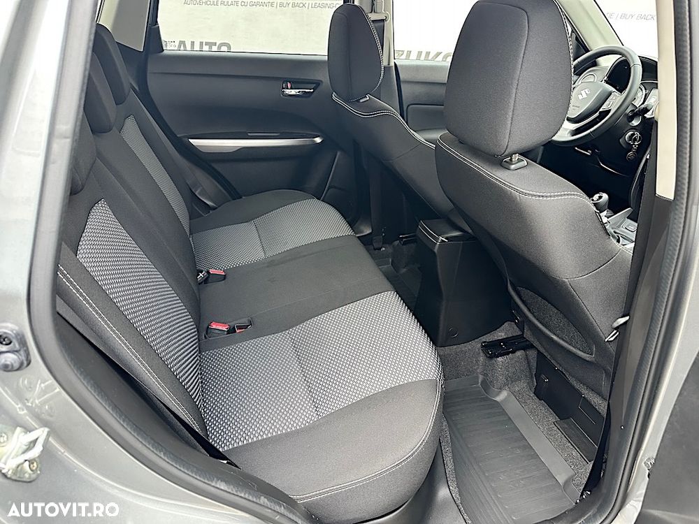 Suzuki Vitara 1.4 Boosterjet MHEV Luxus - 7