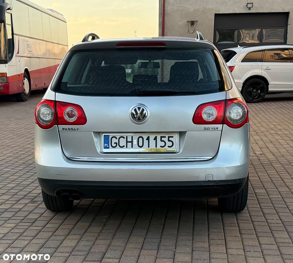 Volkswagen Passat 2.0 TDI Comfortline - 3