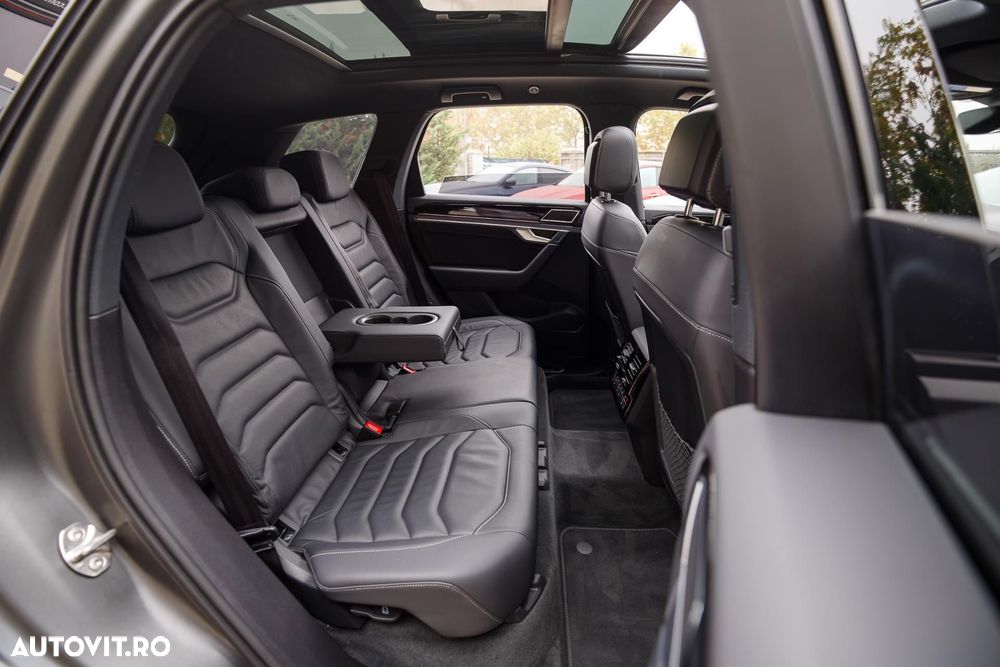 Volkswagen Touareg V6 TDI 4MOTION R-Line - 17