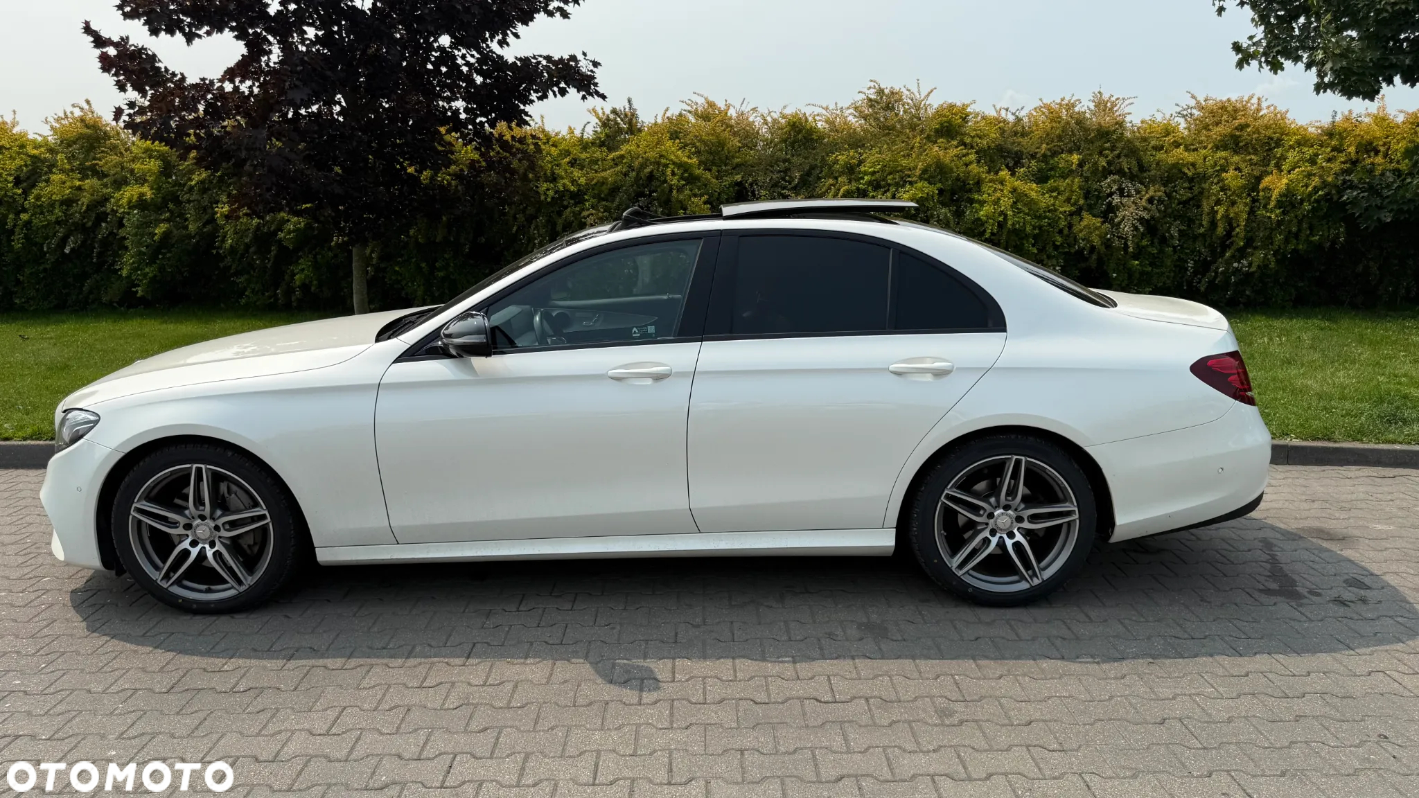Mercedes-Benz Klasa E 220 d 9G-TRONIC - 2