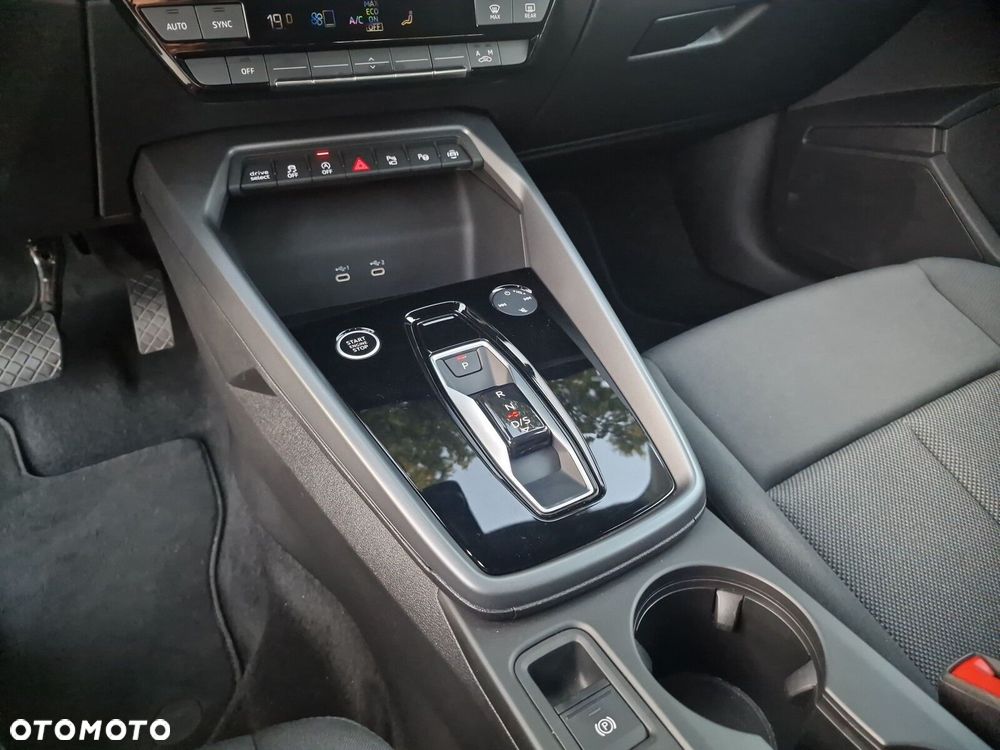 Audi A3 Sportback 30 TFSI mHEV S tronic - 16