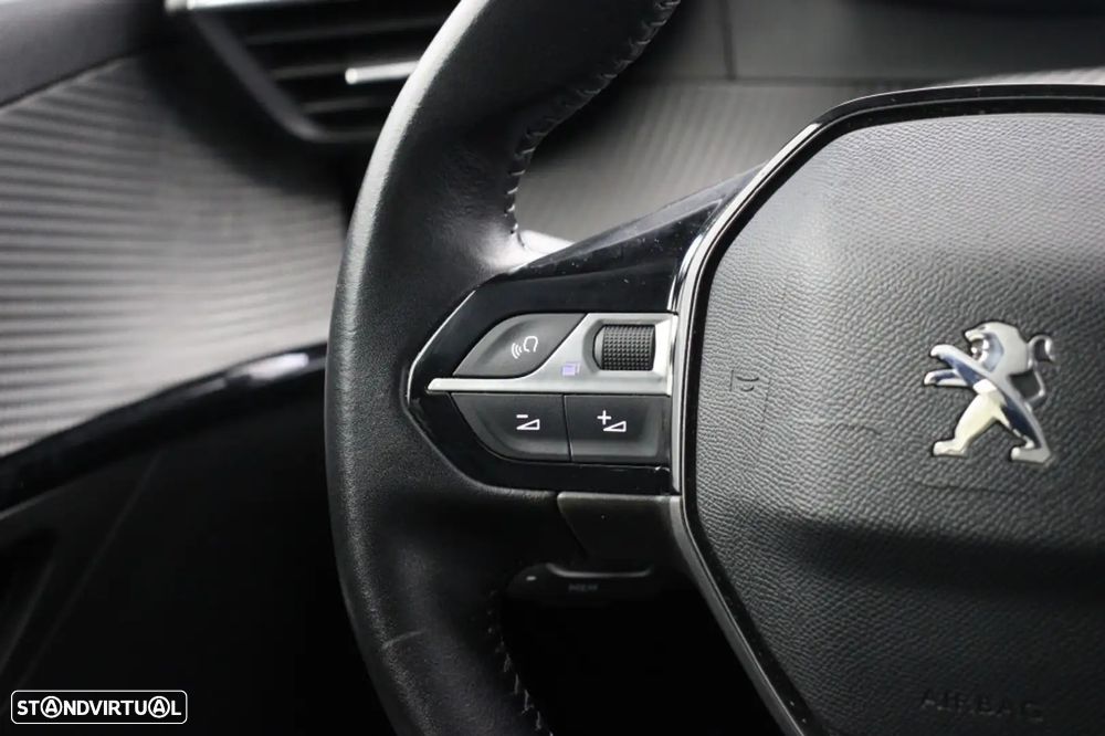 Peugeot e-208 Allure - 12