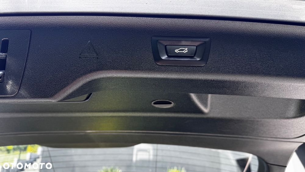 BMW Seria 5 520i - 26