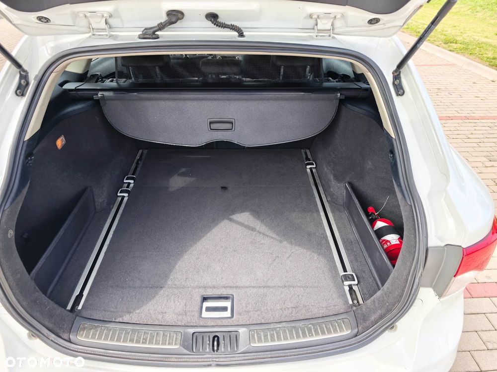 Toyota Avensis 2.0 D-4D Premium - 10