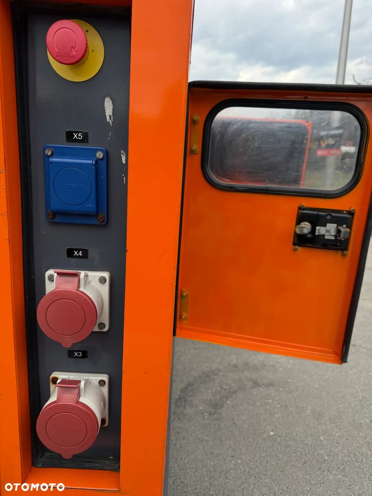 Atlas Copco QAS 20 Agregat Prądotwórczy Wyciszony GENERATOR 20 KW 2016r. JAK NOWY z Norwegii. Silnik KUBOTA 4 cylindry. Prądnica Leroy-Somer PARTNER. Maszyna działa wzorowo! Nie posiada ani deka zniszczeń! Pochodzi z Upadłośći Norweskiej. Okazja pełny ORYGINAŁ. Maszyna po serwisach w autoryzowanym oddziale. Agregat Gotowy do pracy!! - 10