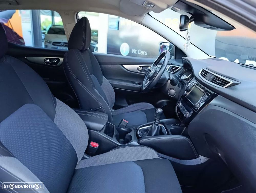 Nissan Qashqai 1.5 dCi N-Connecta J18 - 17