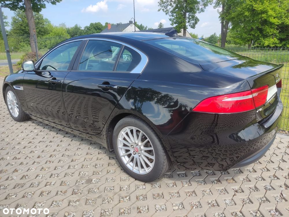 Jaguar XE E-Performance Pure - 4