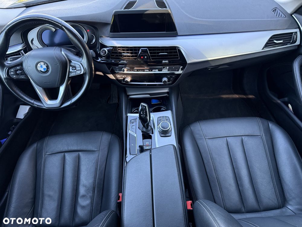 BMW Seria 5 530i xDrive - 12
