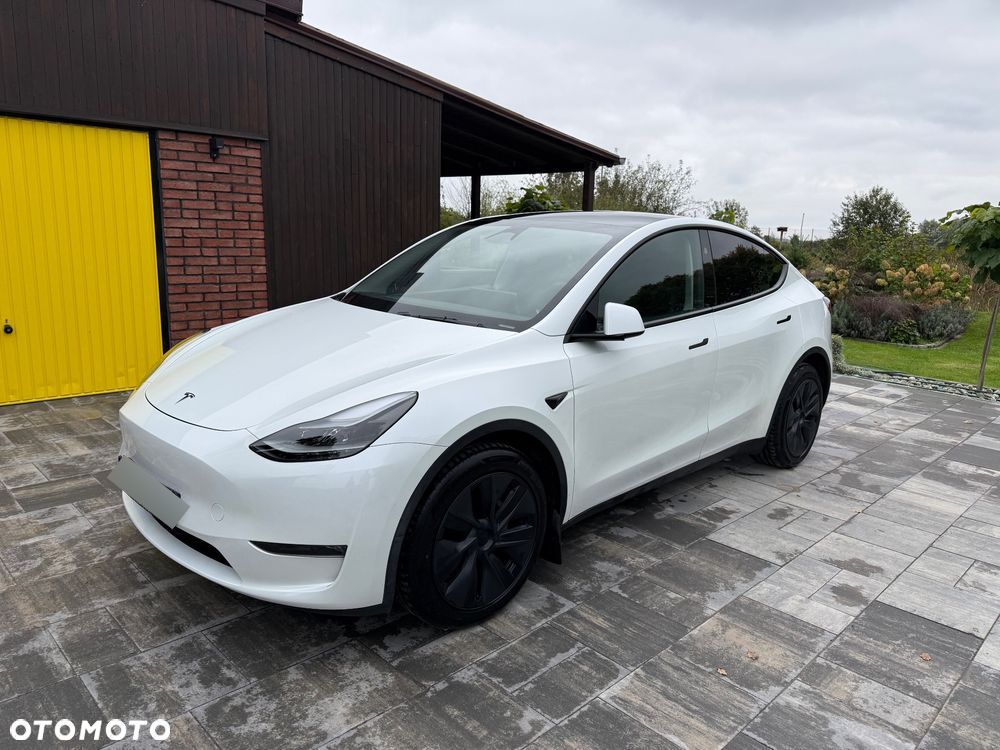 Tesla Y Long Range AWD - 1