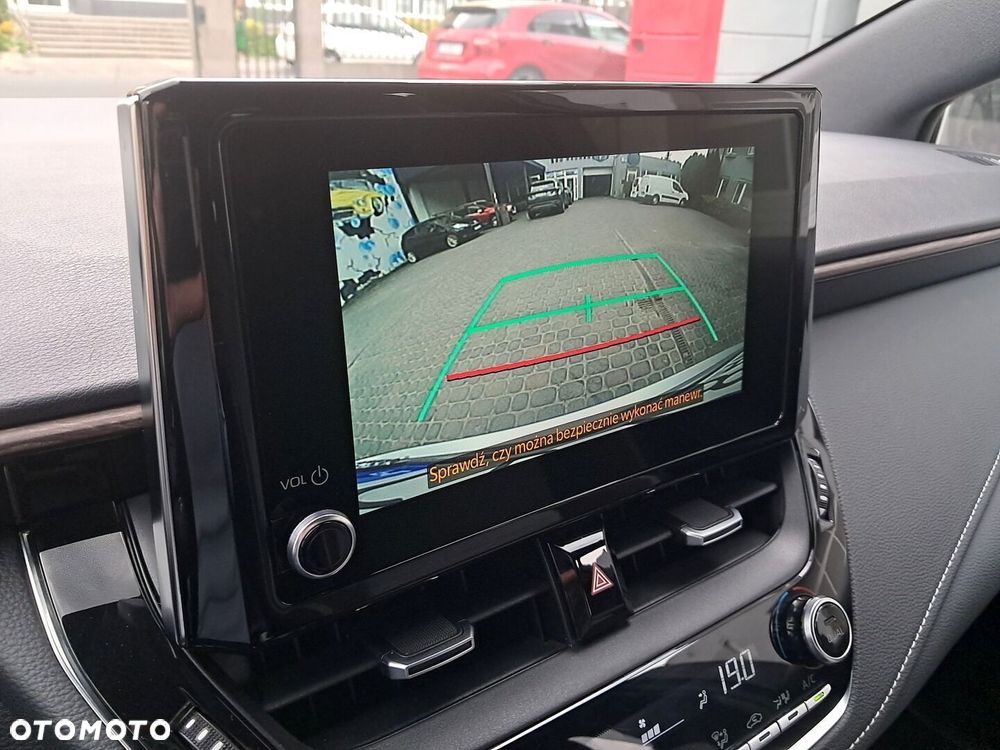 Toyota Corolla 2.0 Hybrid Trek - 23