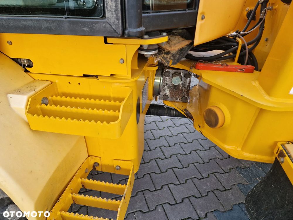 JCB 407 - 12