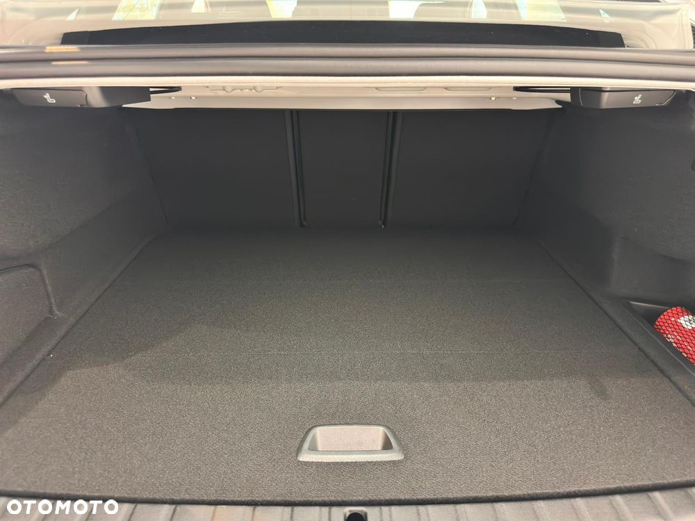 BMW Seria 2 220i mHEV - 23