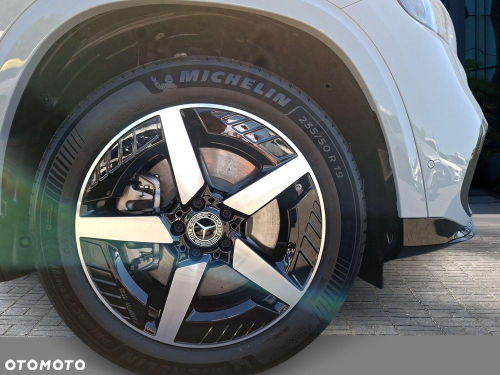 Mercedes-Benz GLB - 15