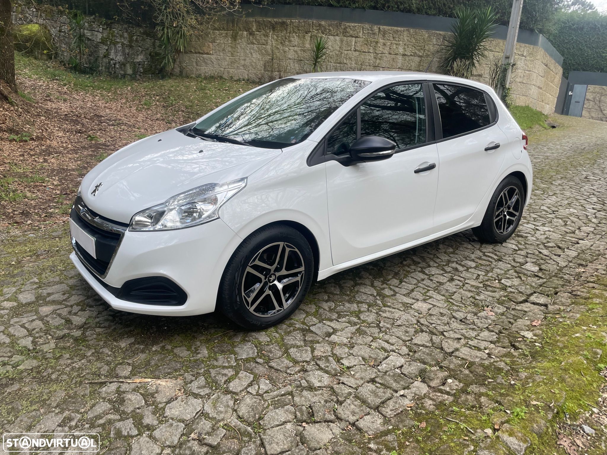 Peugeot 208 e-HDi FAP 92 Stop&Start Style - 1