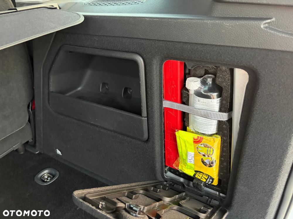 Ford Tourneo Connect 2.0 EcoBlue Titanium - 31