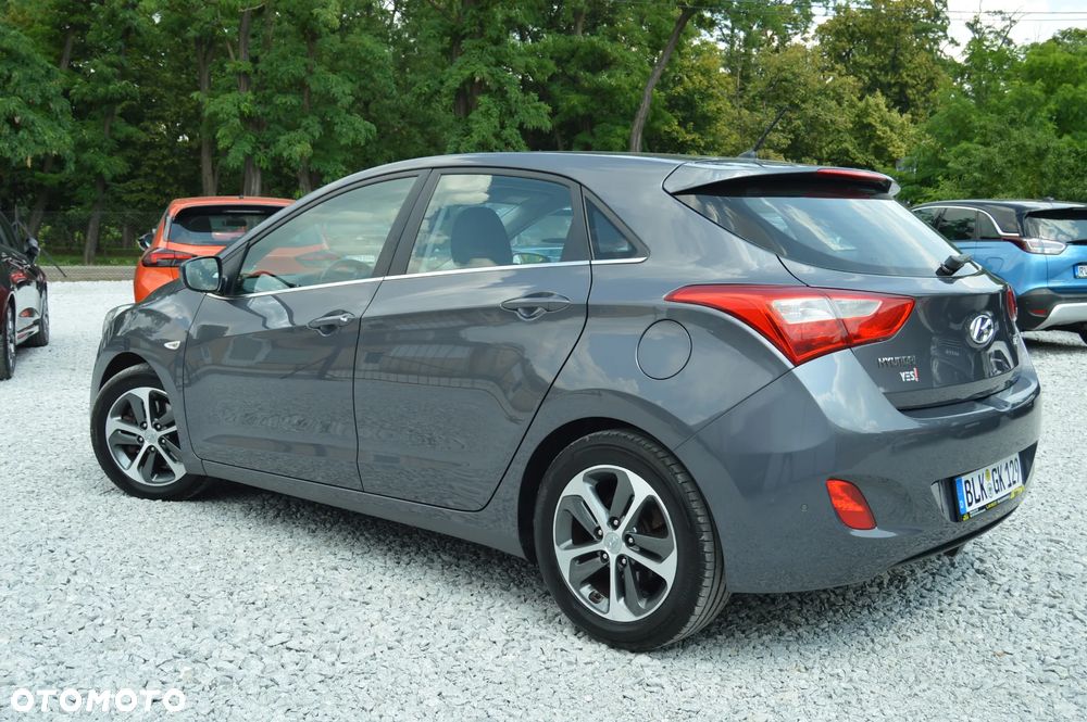 Hyundai i30 blue 1.6 GDI YES Gold - 25