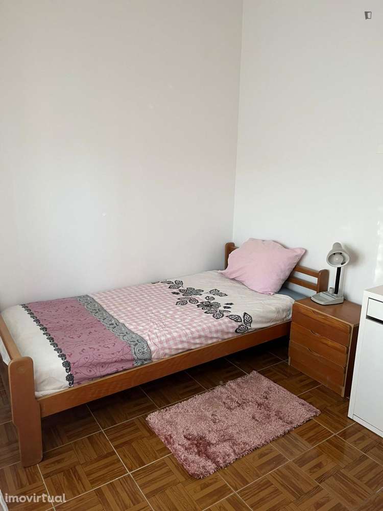 Quarto - localizado em Setubal - Grande imagem: 2/18