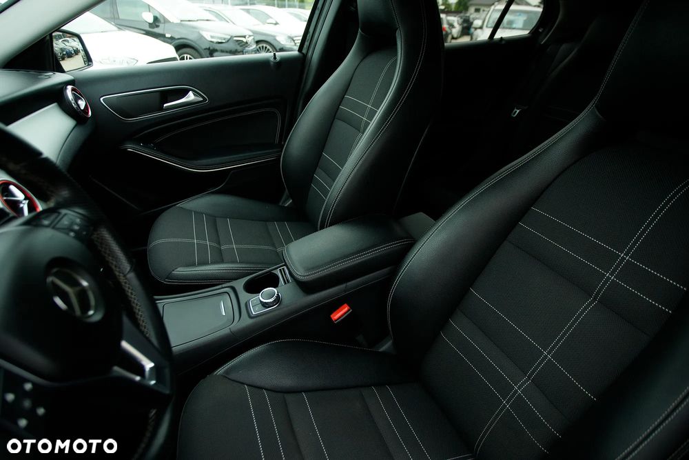 Mercedes-Benz GLA 220 CDI 4Matic 7G-DCT - 22