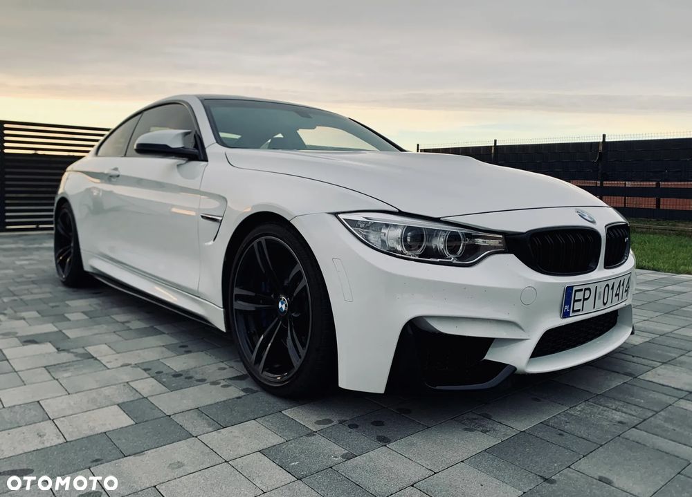 BMW M4 Coupe DKG - 11