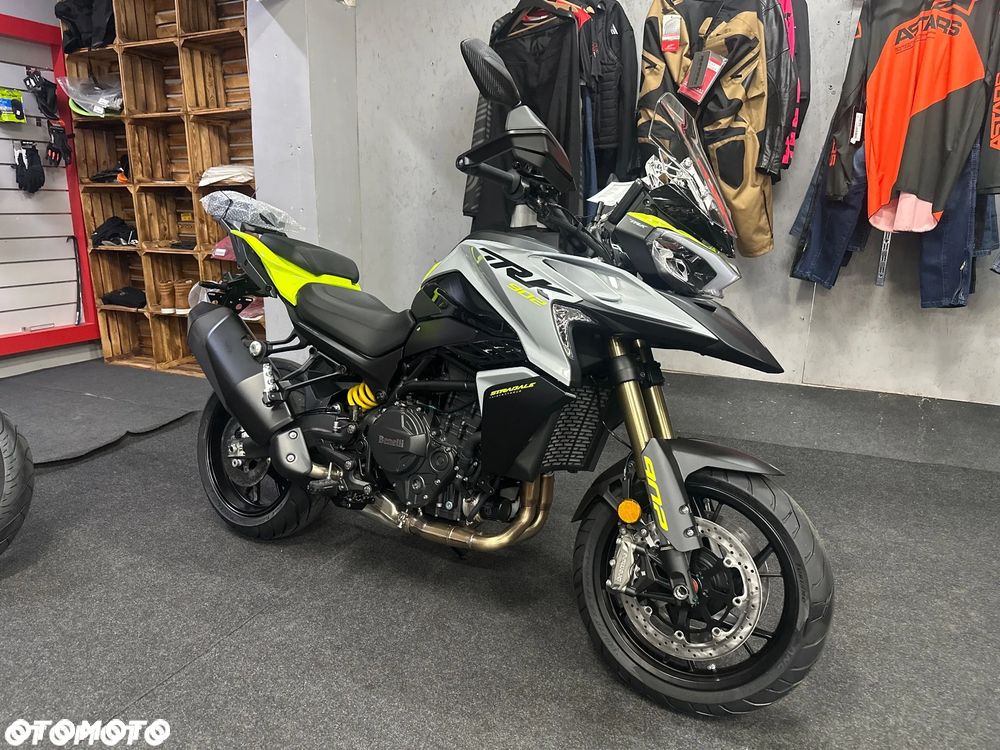 Benelli TRK 902 Stradale