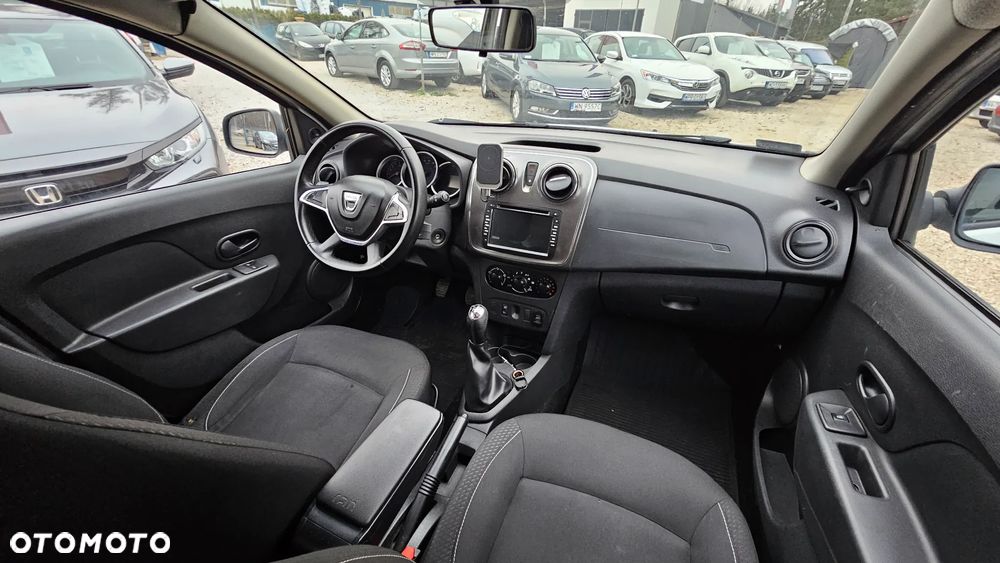 Dacia Logan 1.2 16V Laureate EU6 - 17