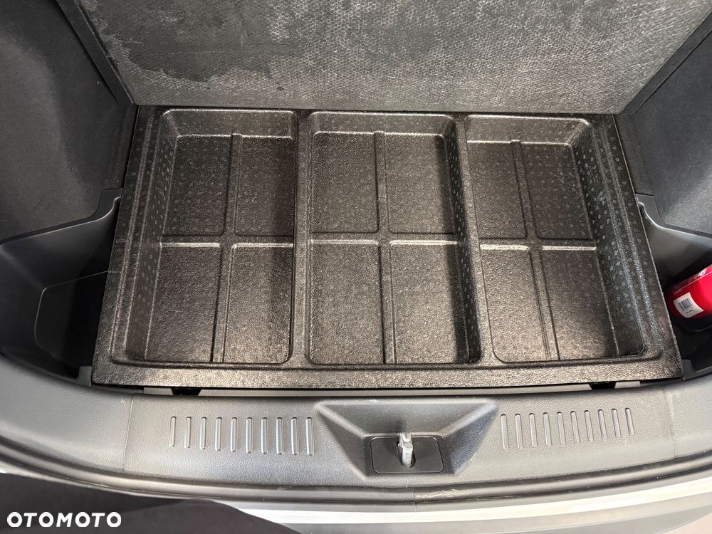 Bestune T77 1.5T Business DCT - 35