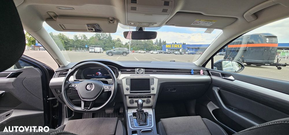 Volkswagen Passat 2.0 TDI DSG Comfortline - 23
