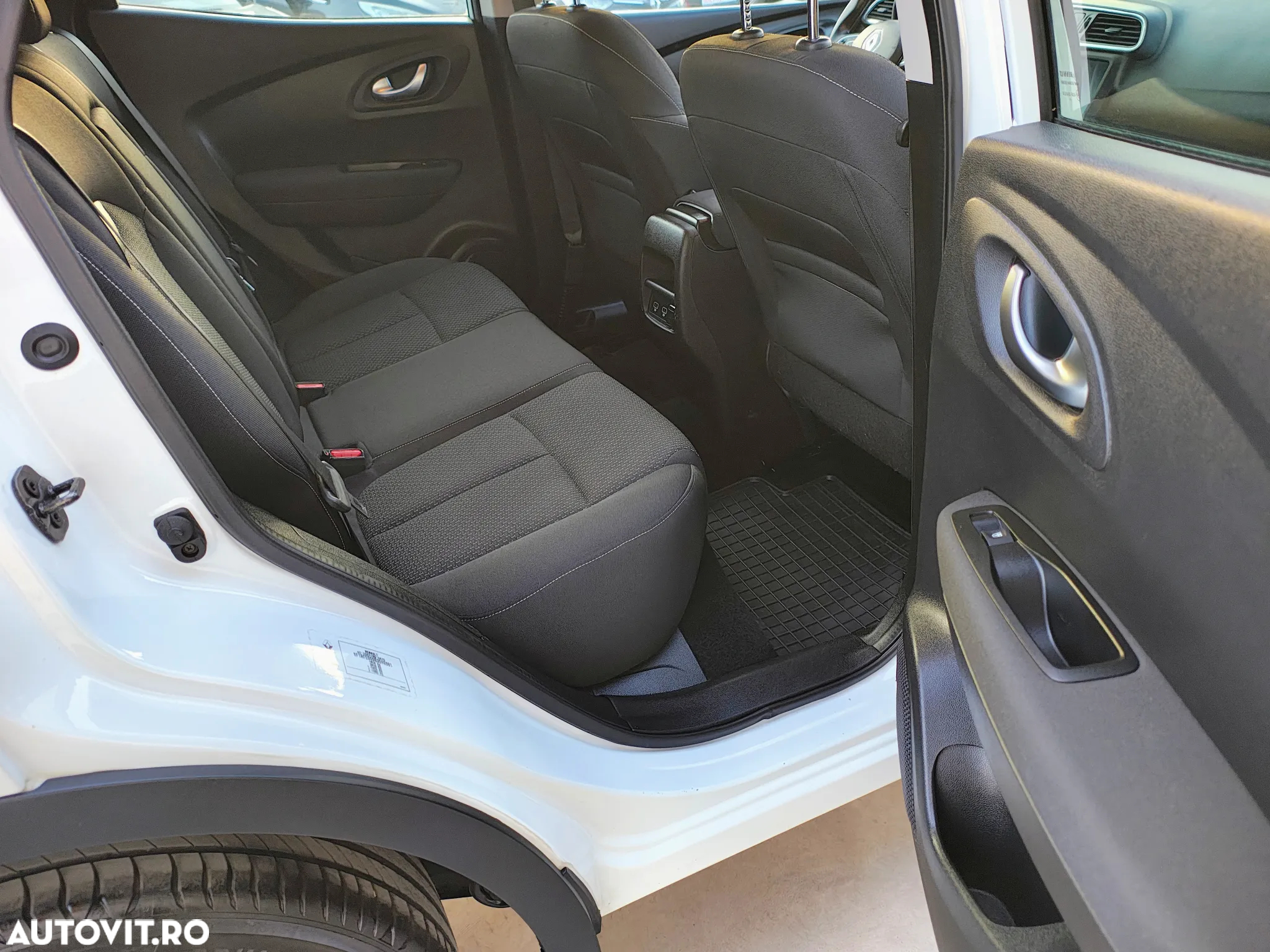 Renault Kadjar TCe 140 EDC GPF BUSINESS EDITION - 28