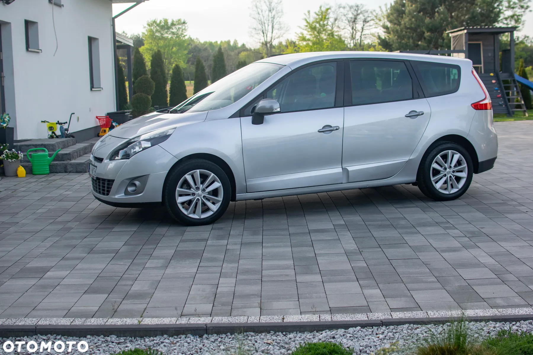 Renault Grand Scenic - 31