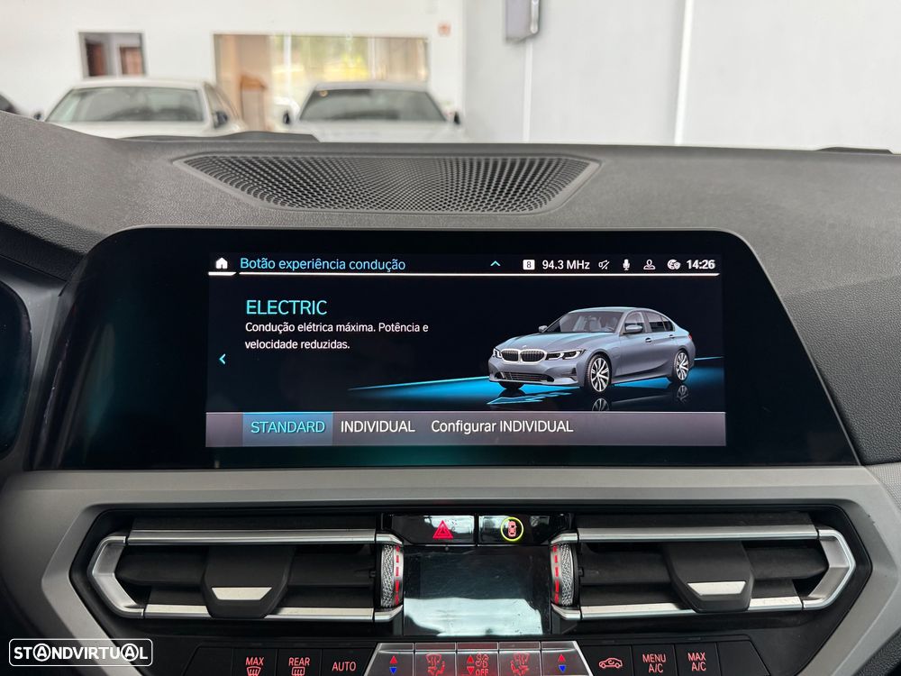 BMW 330 e Pack M Auto - 35
