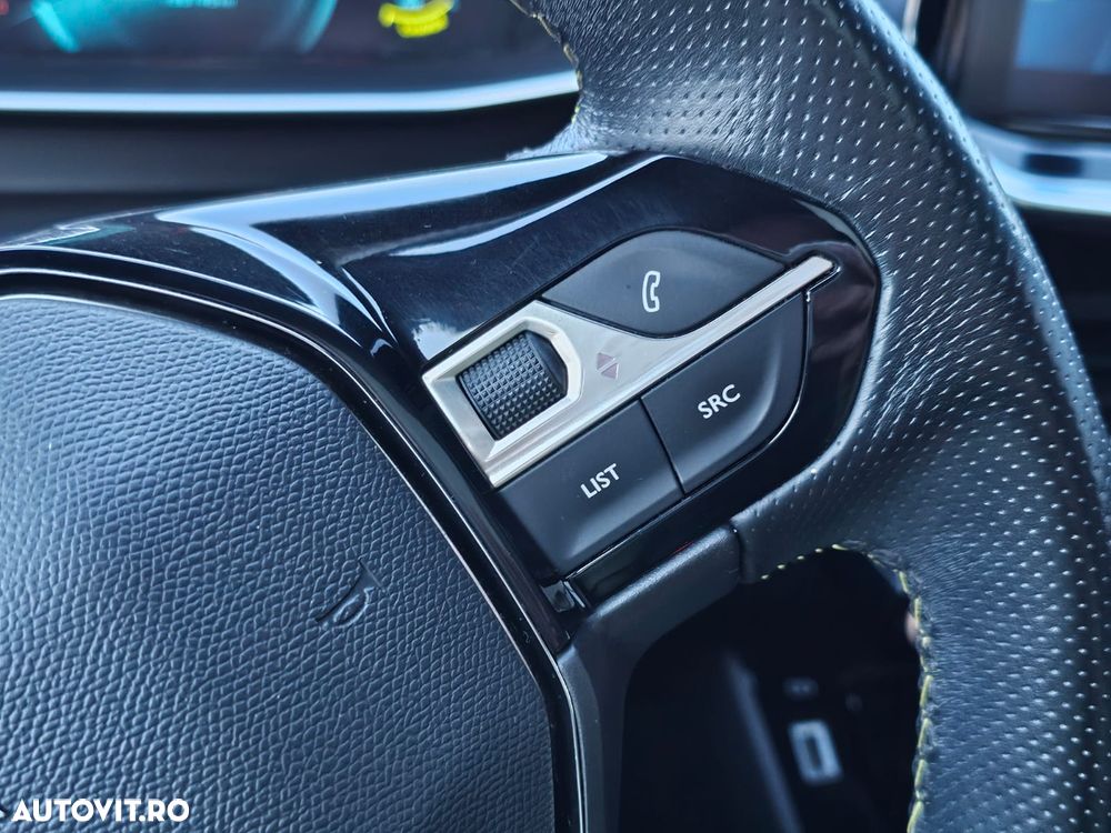 Peugeot 2008 e-2008 GT Line - 22