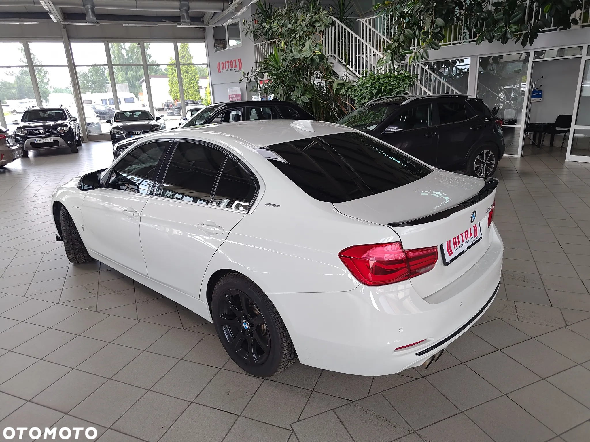 BMW Seria 3 330e iPerformance M Sport Shadow - 4