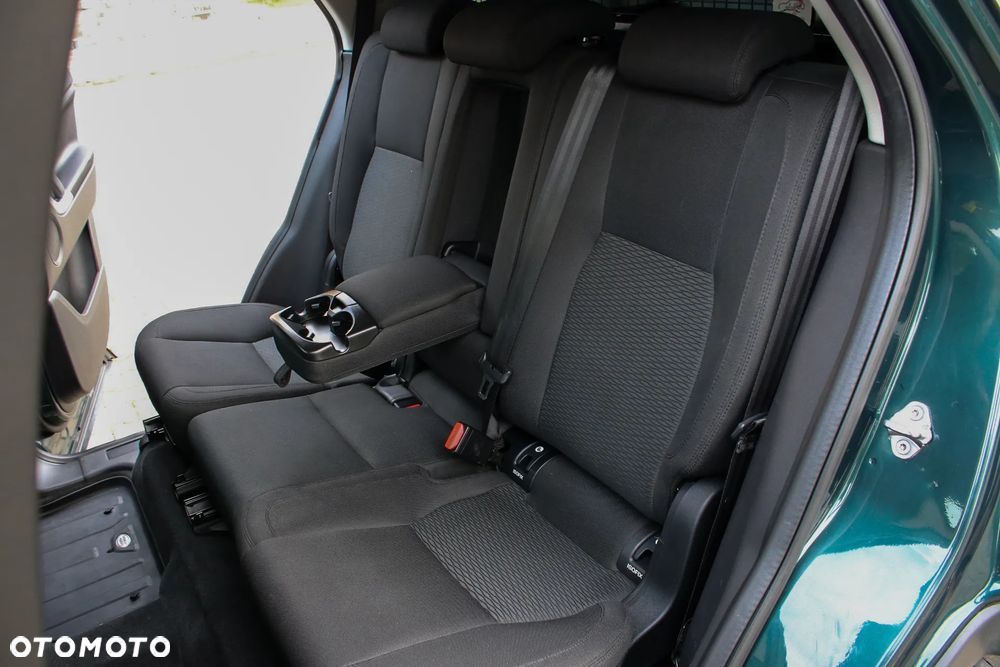 Land Rover Discovery Sport 2.0 D180 R-Dynamic - 30