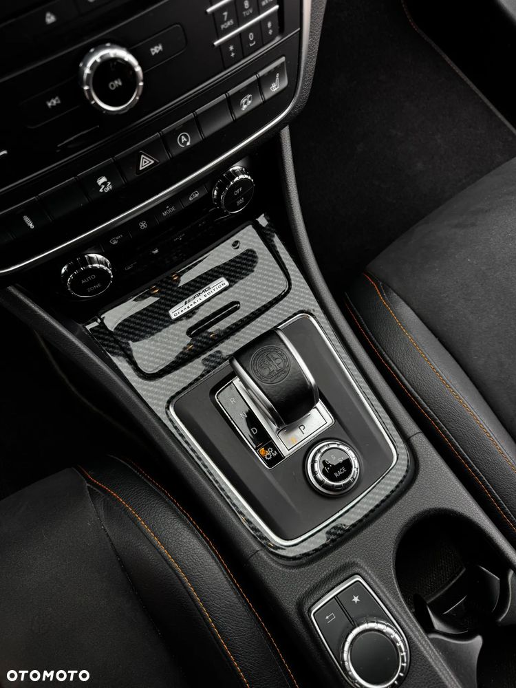 Mercedes-Benz CLA AMG 45 4-Matic - 14
