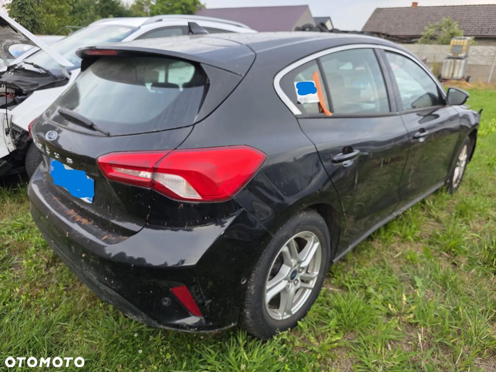 Ford Focus 1.0 EcoBoost Hybrid ACTIVE - 3