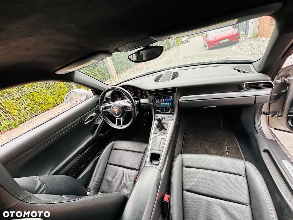 Porsche 911 Carrera - 8