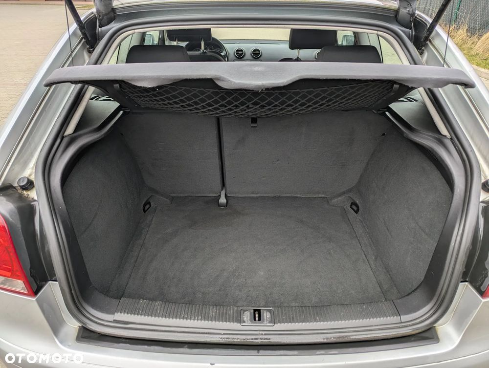 Audi A3 3-drzwiowe 1.6 Ambition - 13