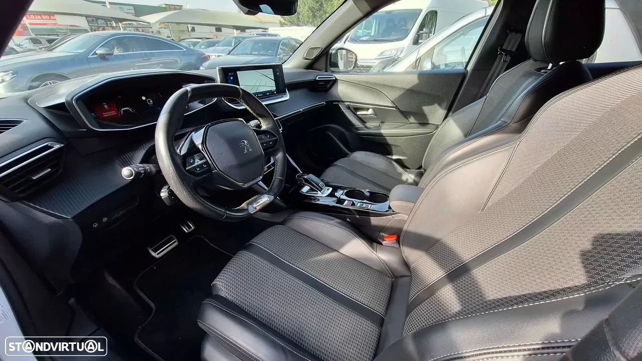 Peugeot 2008 1.5 BlueHDi GT Line EAT8 - 39