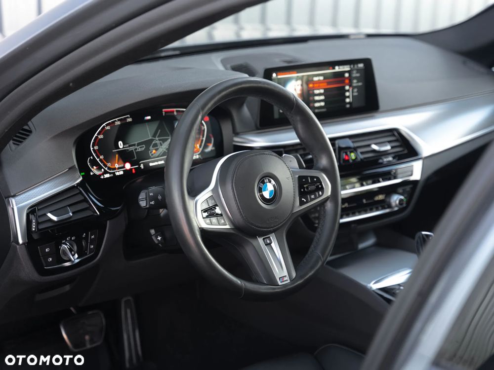 BMW Seria 5 530i xDrive M Sport sport - 18