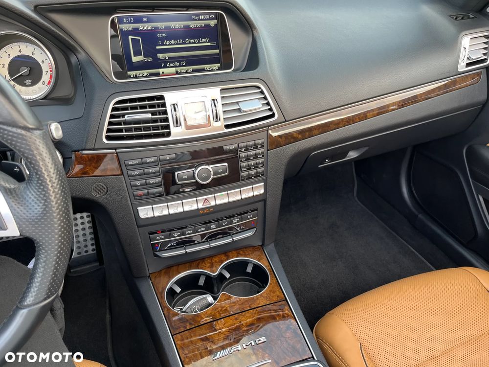 Mercedes-Benz Klasa E 500 - 32