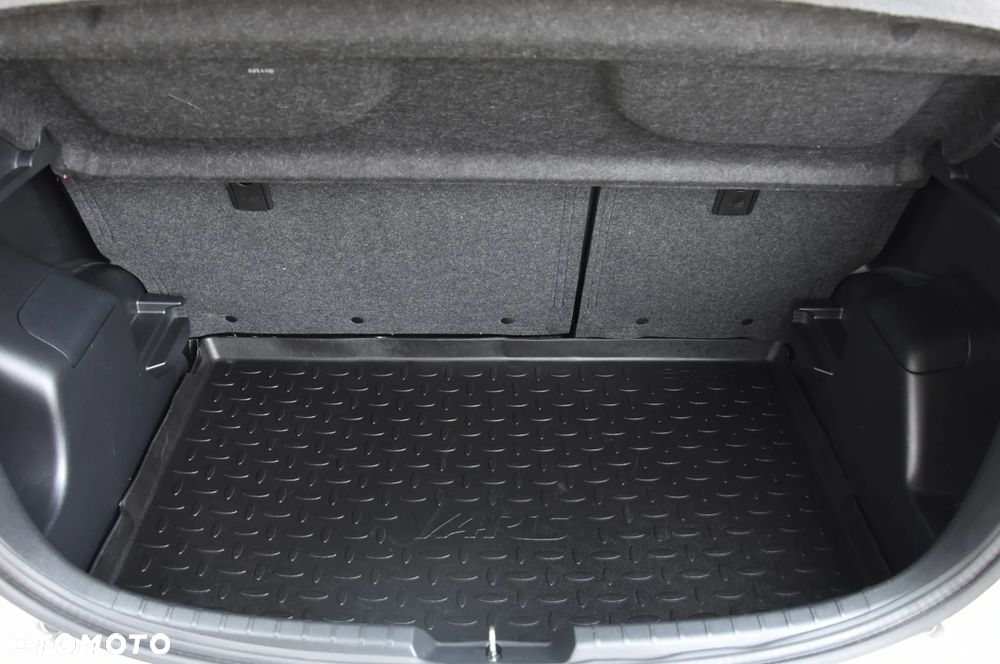 Toyota Yaris - 9
