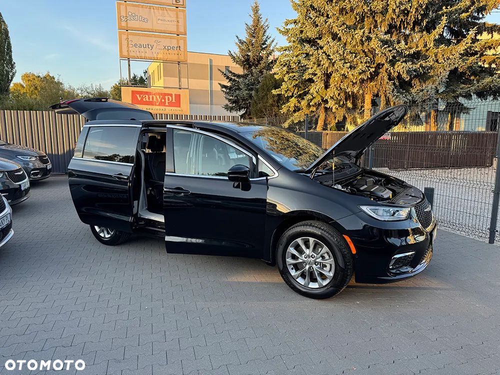 Chrysler Pacifica - 10