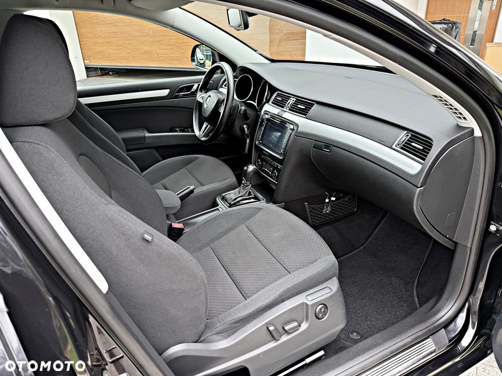 Skoda Superb 2.0 TDI Ambition DSG - 16