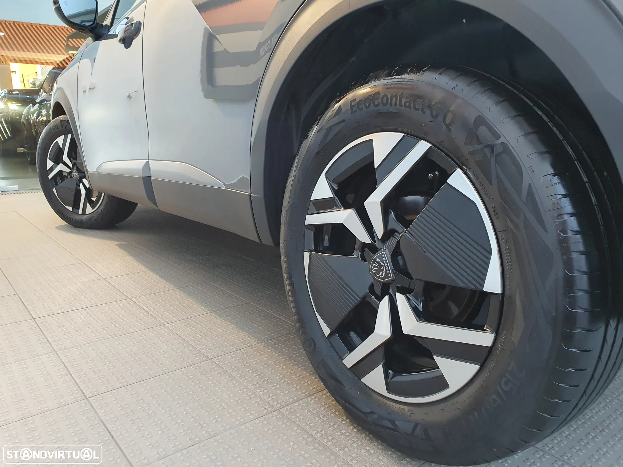 Peugeot 2008 1.2 Hybrid Allure e-DCS6 - 16